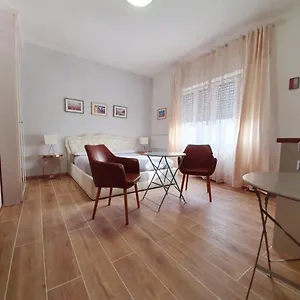 Angela's Apartamento