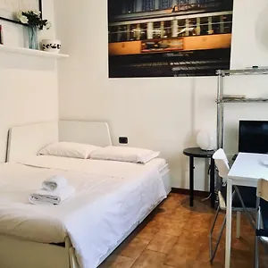 Cozy Central Studio - Porta Romana Apartamento
